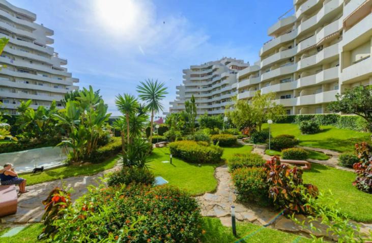 Benal beach suite, estudio con parque acuático y vistas al mar. Benalmádena Esterno foto